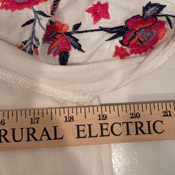 Miami White Dress with Embroidered Design-Size Large Summer Romantic Floral - Picture 4 of 9